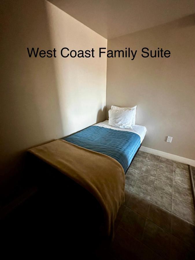 West Coast Motel On The Harbour Ucluelet Bagian luar foto
