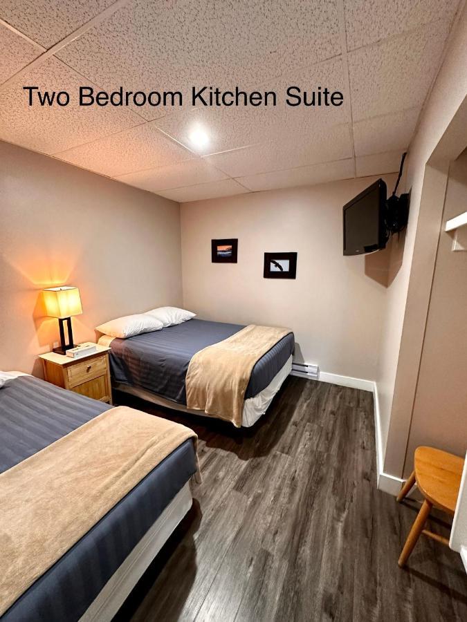 West Coast Motel On The Harbour Ucluelet Bagian luar foto