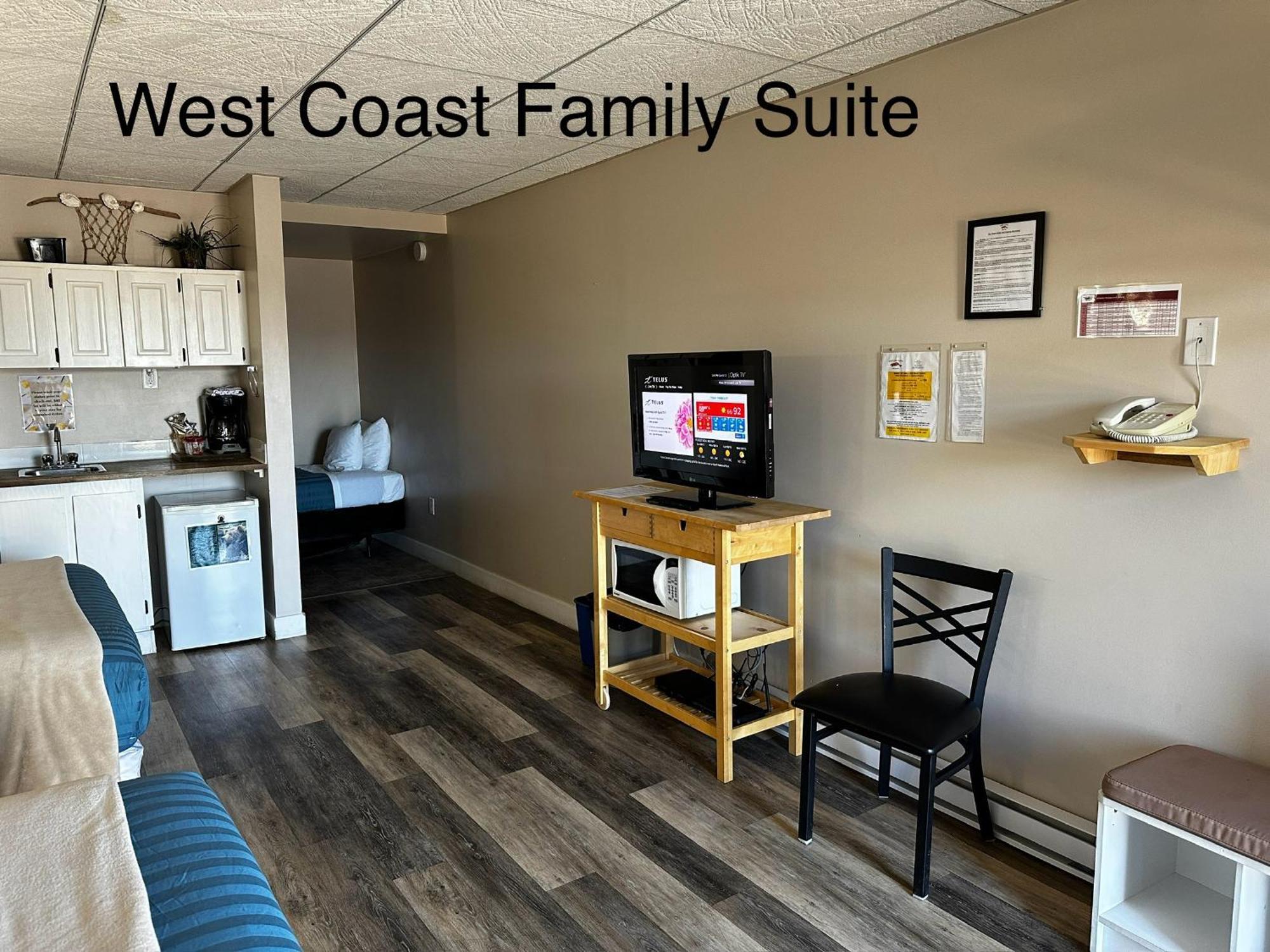 West Coast Motel On The Harbour Ucluelet Bagian luar foto