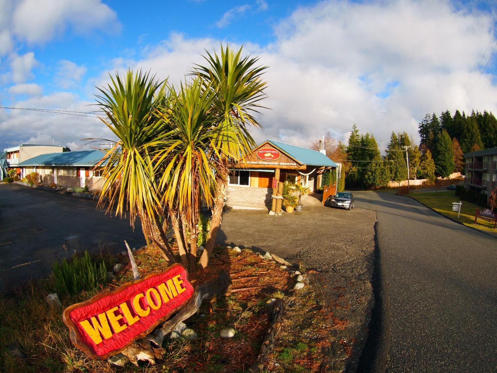 West Coast Motel On The Harbour Ucluelet Bagian luar foto