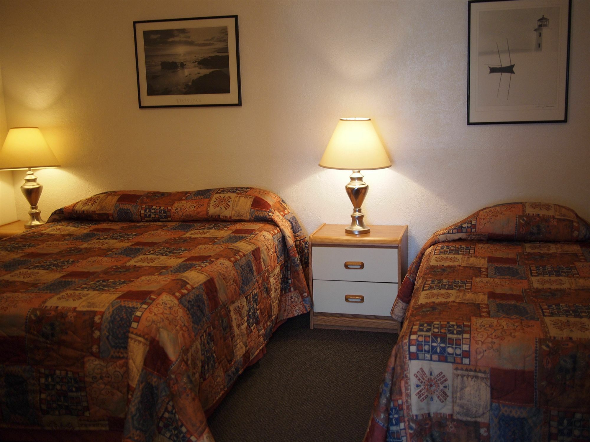 West Coast Motel On The Harbour Ucluelet Bagian luar foto
