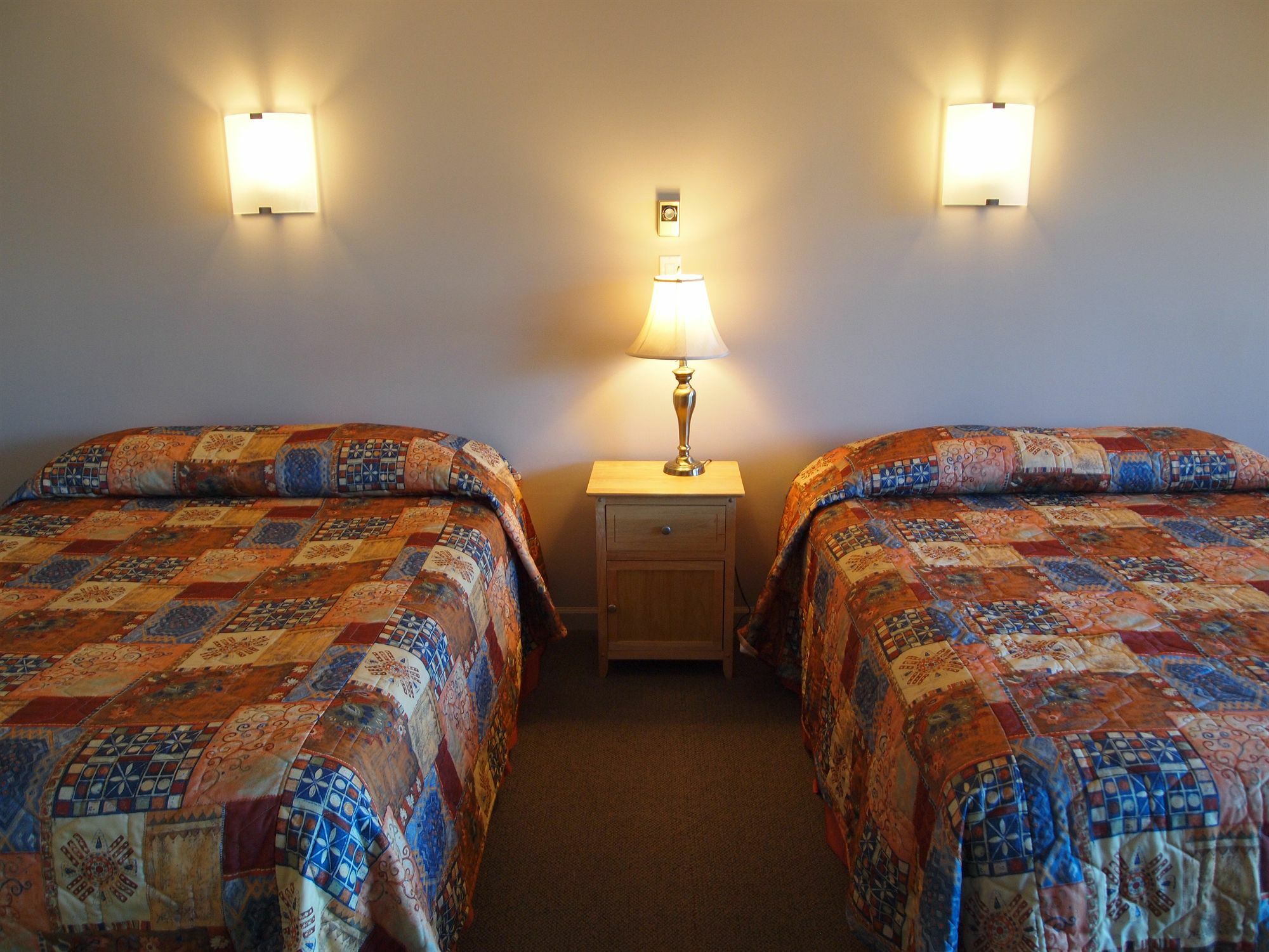 West Coast Motel On The Harbour Ucluelet Bagian luar foto